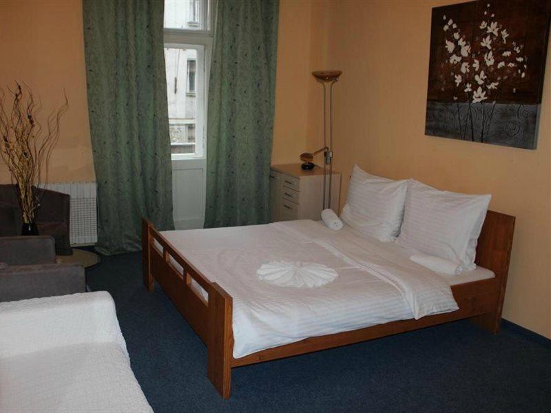 Club Hotel Praha Bagian luar foto