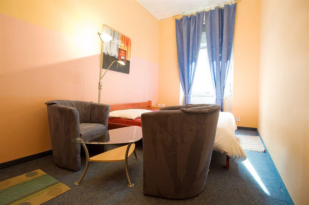 Club Hotel Praha Bagian luar foto