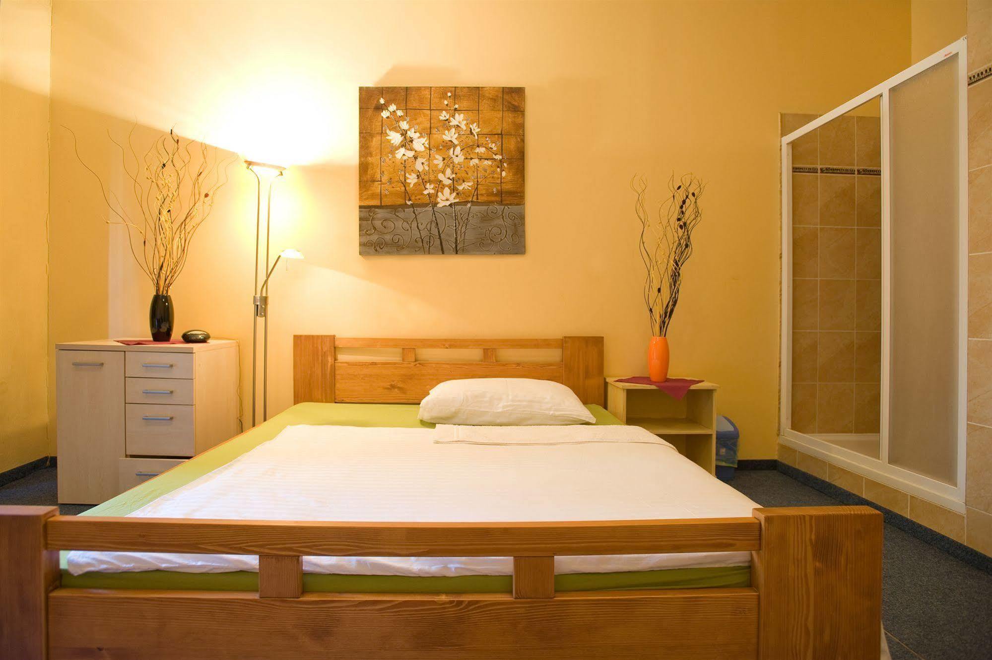 Club Hotel Praha Bagian luar foto