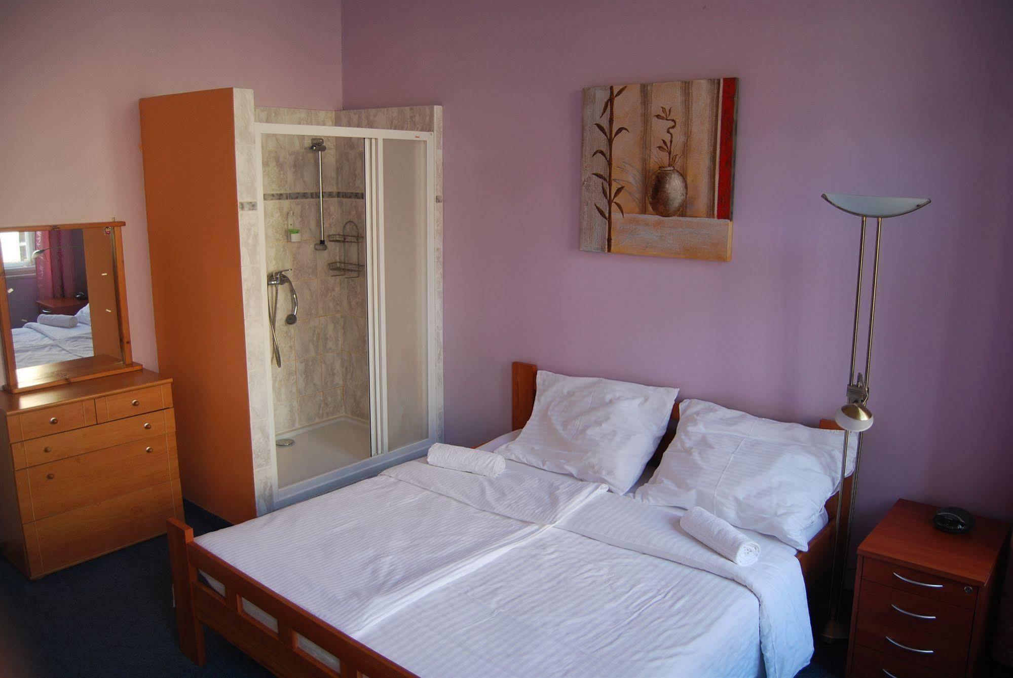 Club Hotel Praha Bagian luar foto